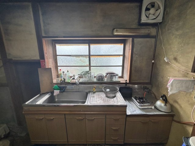 香取郡東庄町小南　中古戸建のキッチン