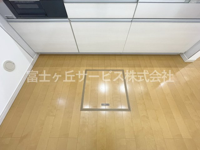 【収納】 | 袋井市泉町1丁目 中古戸建て | 床下収納庫です