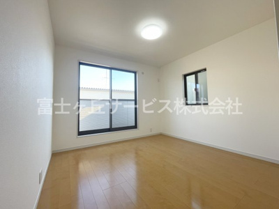 【子供部屋】 | 袋井市泉町1丁目 中古戸建て | お子さんのためのお部屋にいかがでしょうか