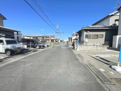 【前面道路含む現地写真】 | 袋井市泉町1丁目 中古戸建て | 前面道路含む現地写真です