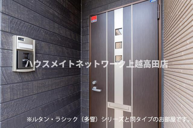 ジェイド　テラスの設備|シューズボックス（参考室内写真ルタン・ラシック（多雪）と同タイプ）