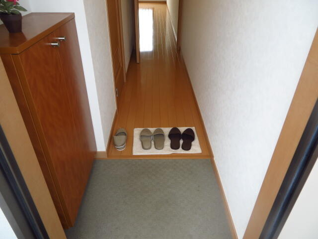 クレフラスト馬橋の玄関