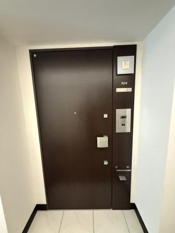 ブランズ代々木の玄関