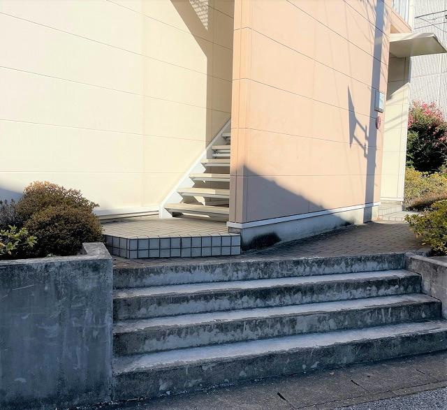 レオパレス輝のエントランス