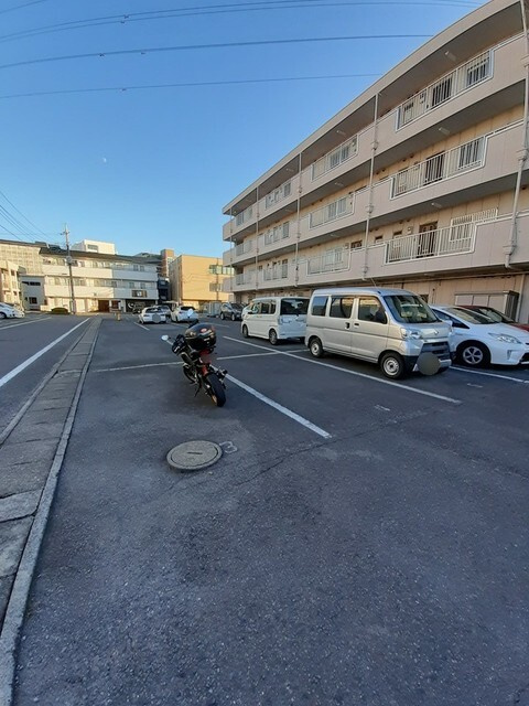 アーバンＫ・Ｆの駐車場