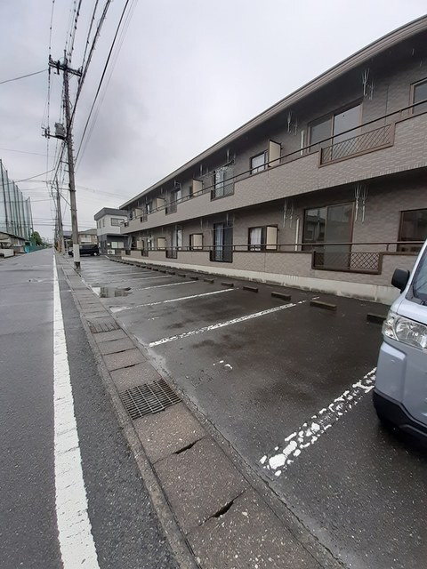 コンフレール　サンパティの駐車場
