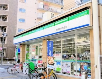 ファミリーマート名古屋新栄二丁目店 徒歩2分。 120m