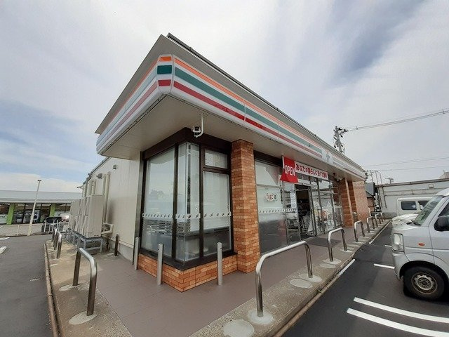 クリサンセマムの周辺|セブンイレブン三条西裏館店まで650m