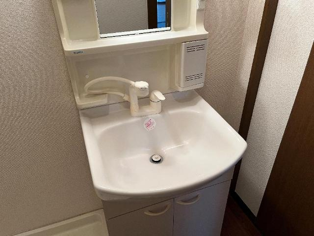 インペリアルコート岡田の洗面所|洗髪洗面化粧台