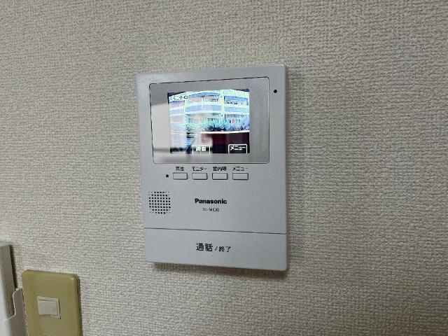 インペリアルコート岡田の内装|カメラ付インターホン