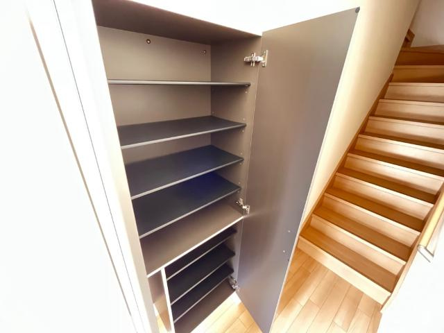 入間市狭山台　アパートＢ棟新築工事の収納|下駄箱（イメージ）