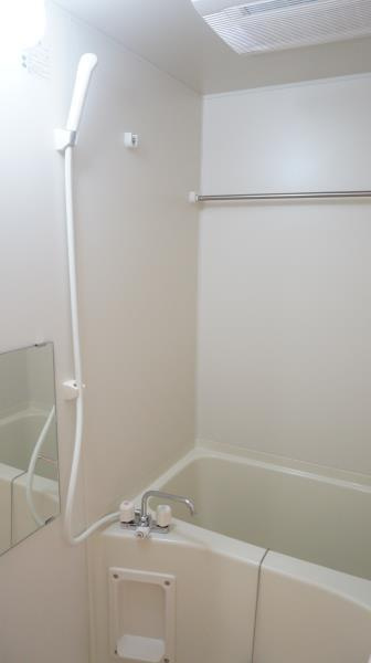 リアルスウィート三軒茶屋の浴室