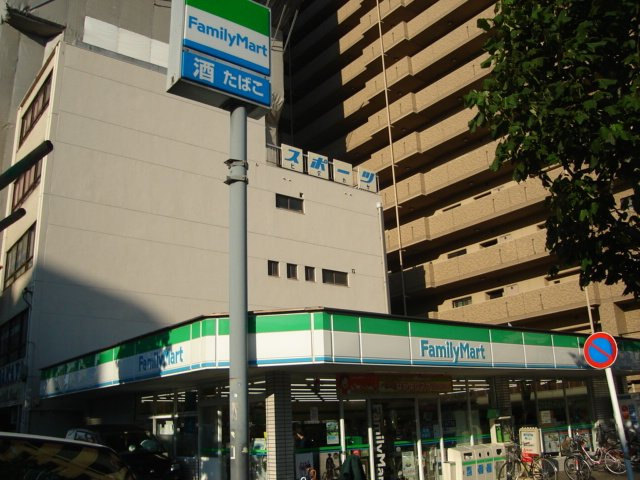 リバパレス鶴舞の周辺|ファミリーマート鶴舞店まで708ｍ