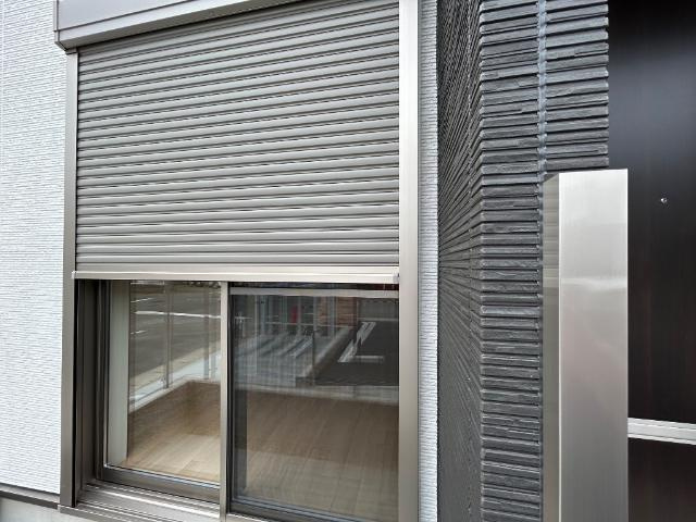 中島通四丁目新築アパートのその他|一階シャッター（イメージ）