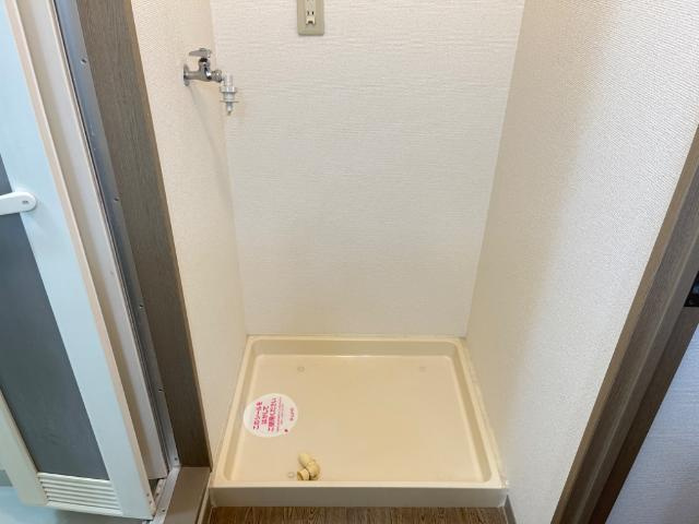 メゾンエスポワールのその他|洗濯機置場