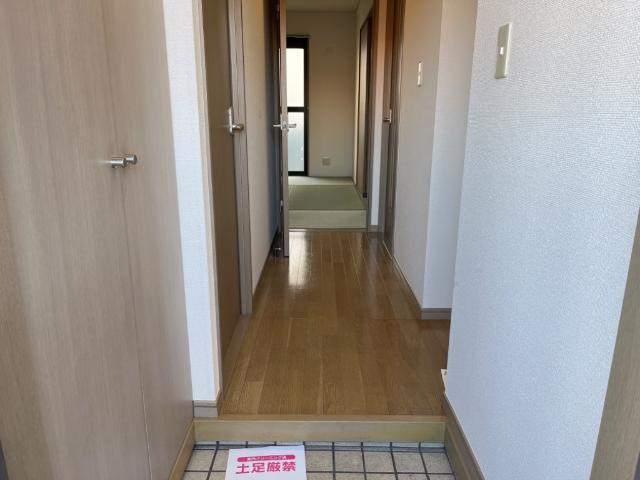 メゾンエスポワールの内装|廊下