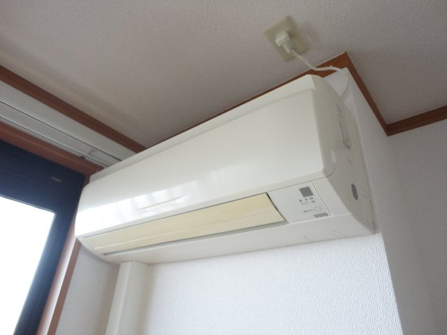 ディア フレンド ＫＯＩＺＵＭＩの設備|エアコン