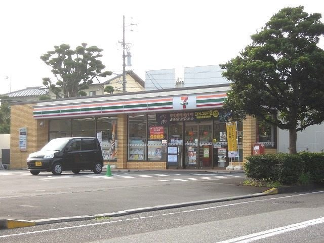 ラフィーネ美術館前の周辺|セブンイレブン静岡中吉田店まで300m