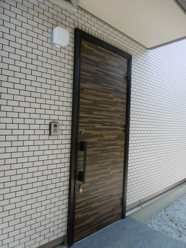 三沢５丁目戸建の玄関