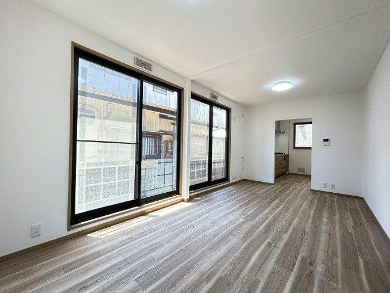寒川町倉見　中古戸建ての居間・リビング|ゆったり過ごせるリビングです
