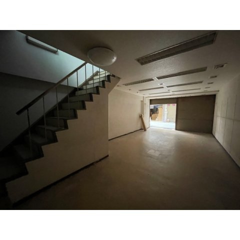 問屋町2-16-3店舗の居間・リビング|1階