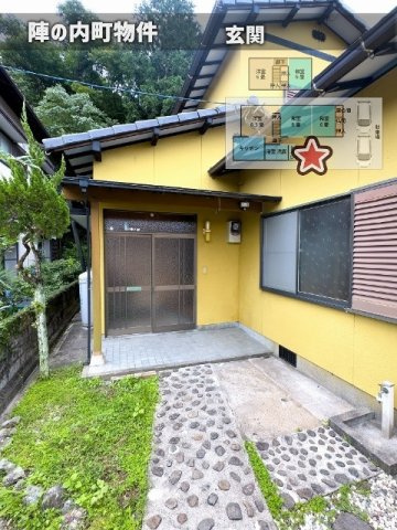 陣の内貸家の玄関