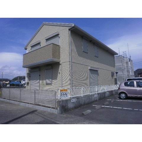 デルニエアビデ