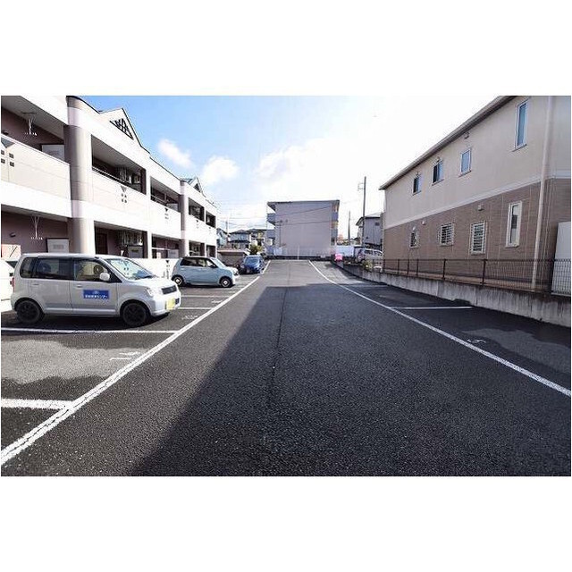 ラ・エトワールの駐車場