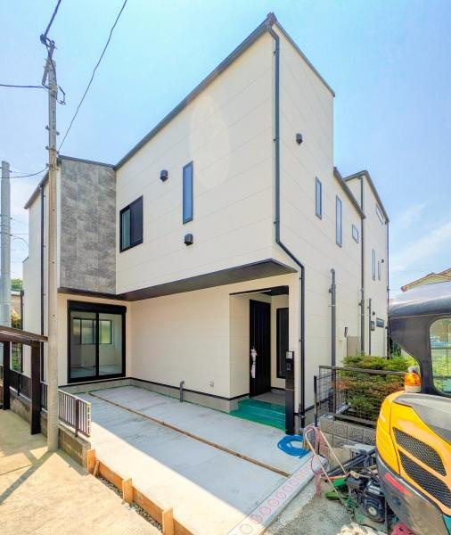 横浜市磯子区岡村４丁目の新築一戸建の前面道路含む現地写真|閑静な住宅街につき住環境良好です♪
お気軽にお問い合わせください。