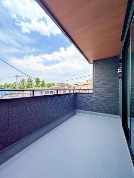 横浜市緑区長津田みなみ台７丁目の新築一戸建のバルコニー|陽当り良好のバルコニー！
風通しもよく気持ちいいです
※大規模修繕工事中