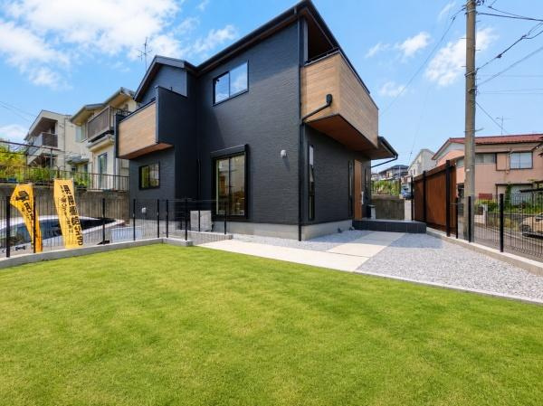 横浜市緑区長津田みなみ台７丁目の新築一戸建の庭|お庭もついています！
家庭菜園や、お子様のプールなど、使い方は様々です！
※CGにてお庭を芝生風にアレンジしています。