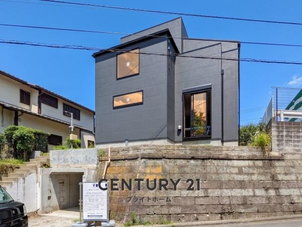 横浜市戸塚区鳥が丘の新築一戸建の前面道路含む現地写真|閑静な住宅街につき住環境良好です♪
お気軽にお問い合わせください。