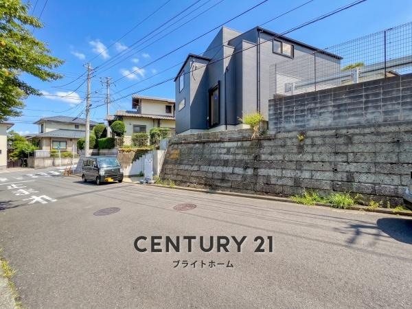 横浜市戸塚区鳥が丘の新築一戸建の前面道路含む現地写真|陽当りの良さ、住環境を現地にてご確認下さい！
周辺環境も合わせてご案内させていただきます！