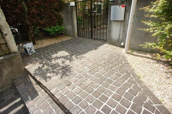 瀬田５丁目戸建のエントランス