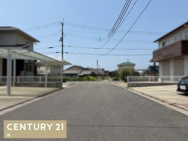 紀の川市畑野上　中古戸建の前面道路含む現地写真