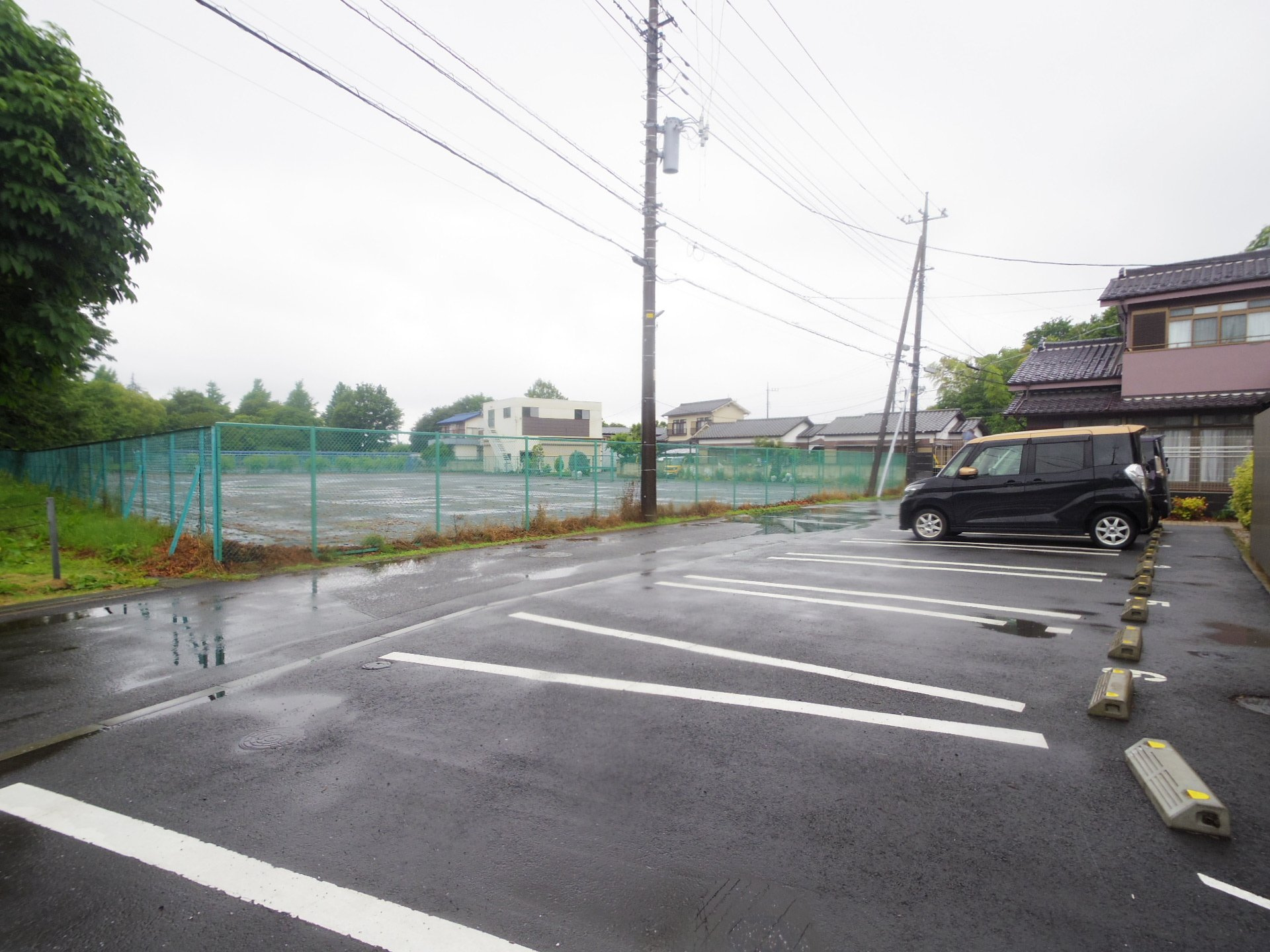 パークサイドアサミＡ棟の駐車場