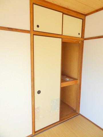 内野ビルの収納