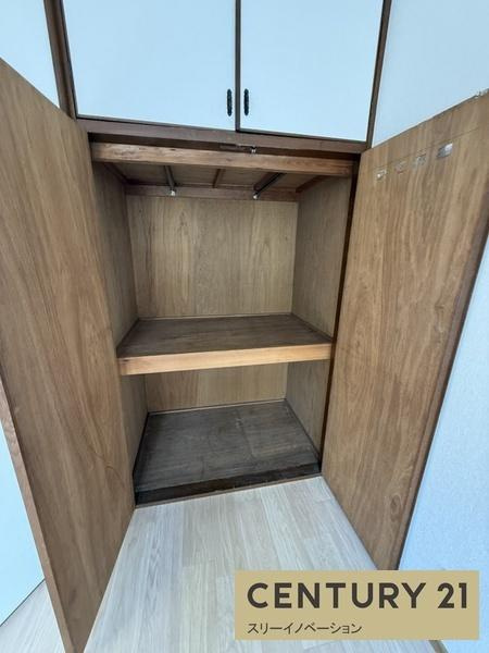 鶴町1丁目中古戸建の収納