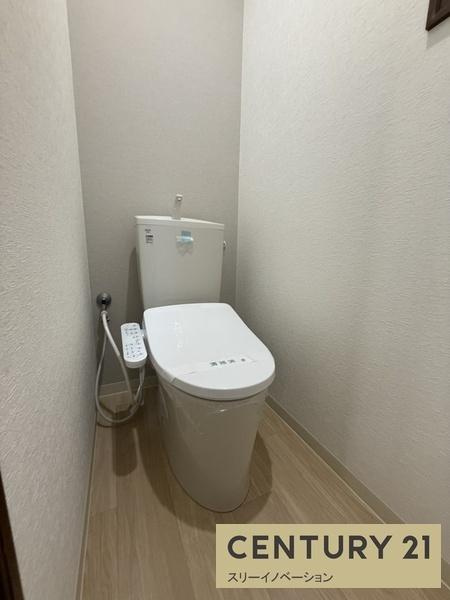 鶴町1丁目中古戸建のトイレ