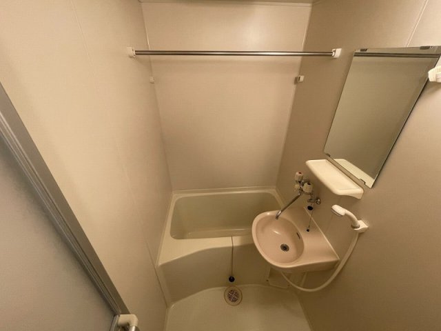 レオパレス三田の浴室