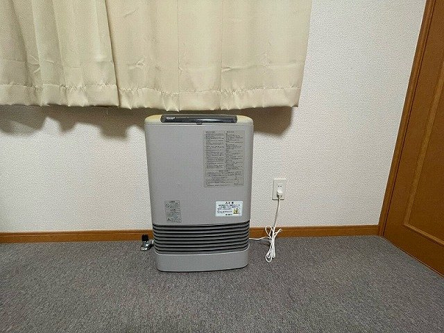 レオパレス三田のその他|居室：１Fはフローリング　2Fは絨毯