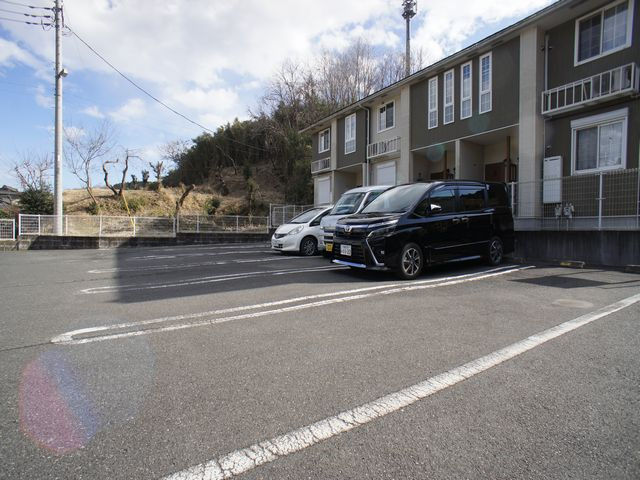 【駐車場】 | ヴァンヴェールⅡ | 駐車場2台可能です♪