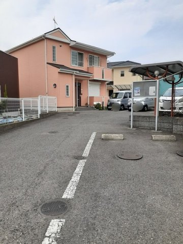 エクセル・ミタⅠの駐車場