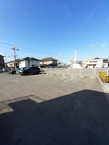 フォレスタフィウ－メの駐車場