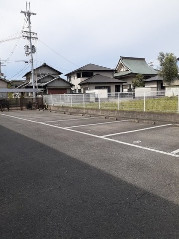 ハイツ柿花の駐車場