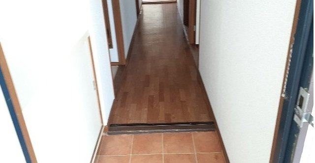 レジデンス柳森の玄関