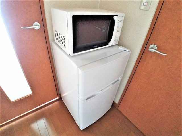 レオパレスルミエール０２のその他|レンジと冷蔵庫