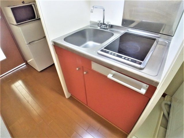 レオパレスルミエール０２のキッチン