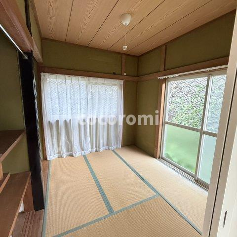 尊延寺戸建ての和室