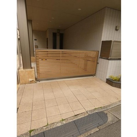 【エントランス】